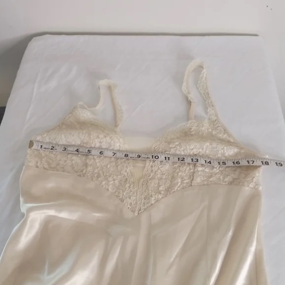 Victoria's Secret Vintage Gold Label Full Length Wide Sweep Nightgown Cream L - Picture 8 of 14